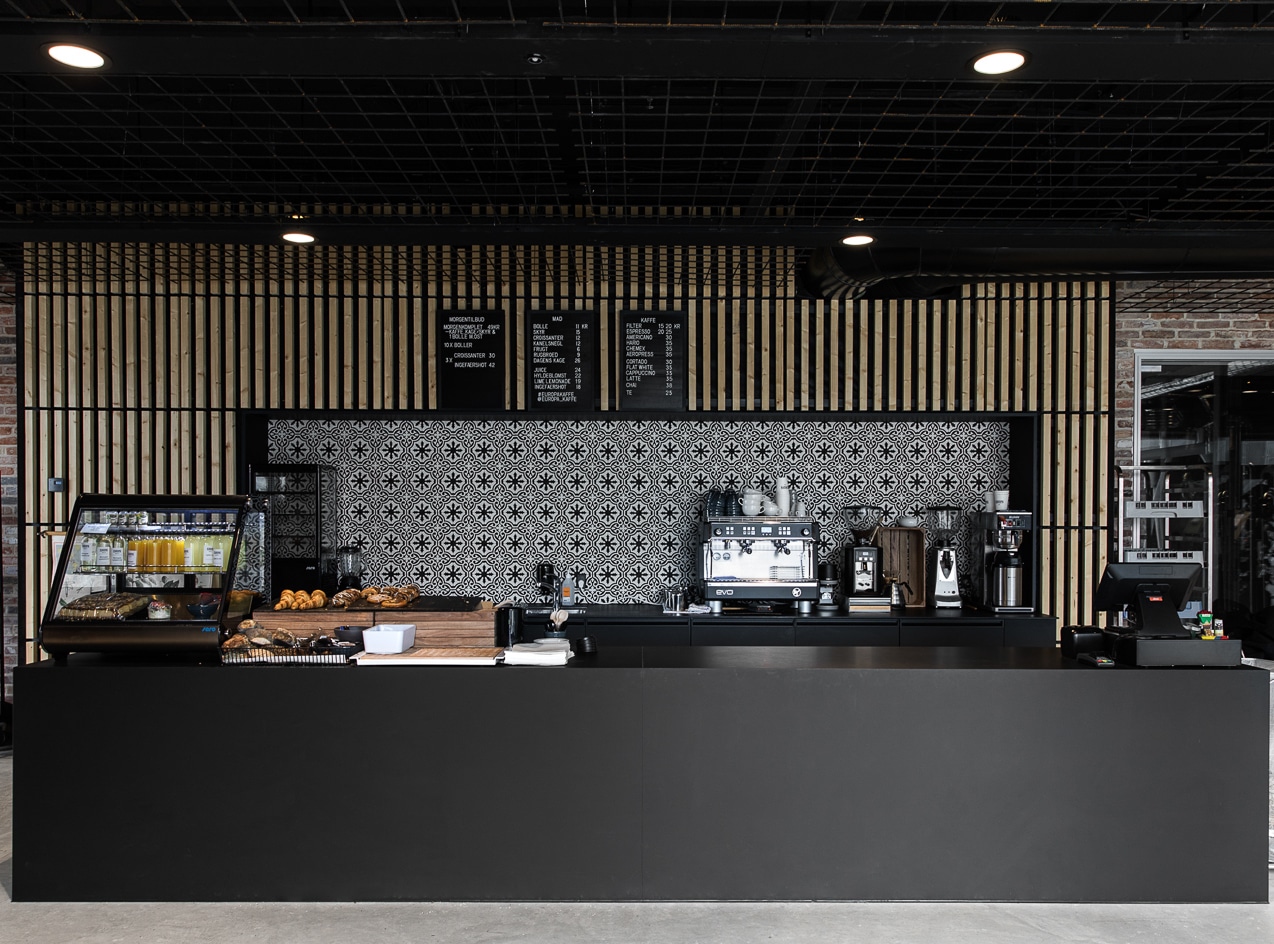 Mangler I den helt rette inventar til jeres café eller bar?